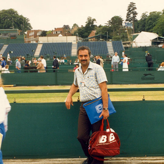 Wimbledon’da merkez kortta bir maç öncesi hazırlığı